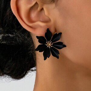 Classic Black Flower Stud Earrings